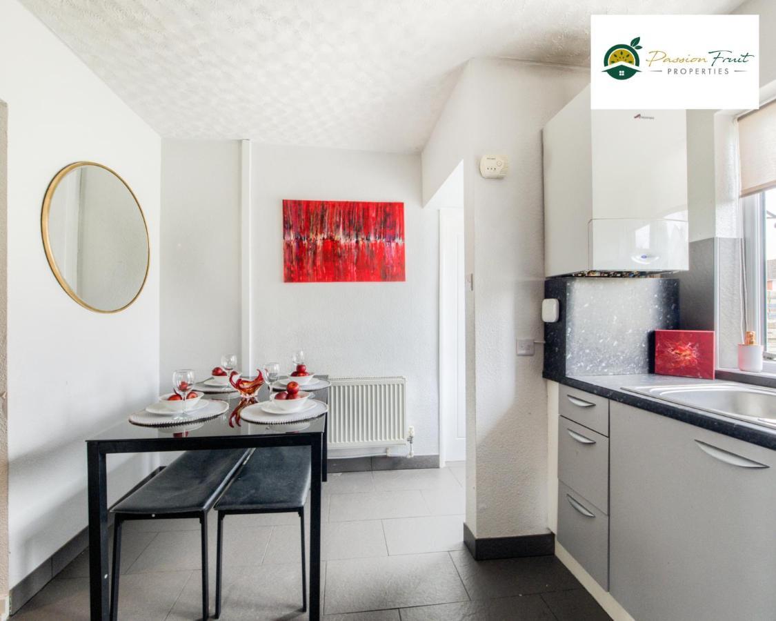 3 Bedroom House With 5 Beds House By Passionfruit Properties Near Coventry City Centre - Bcc エクステリア 写真